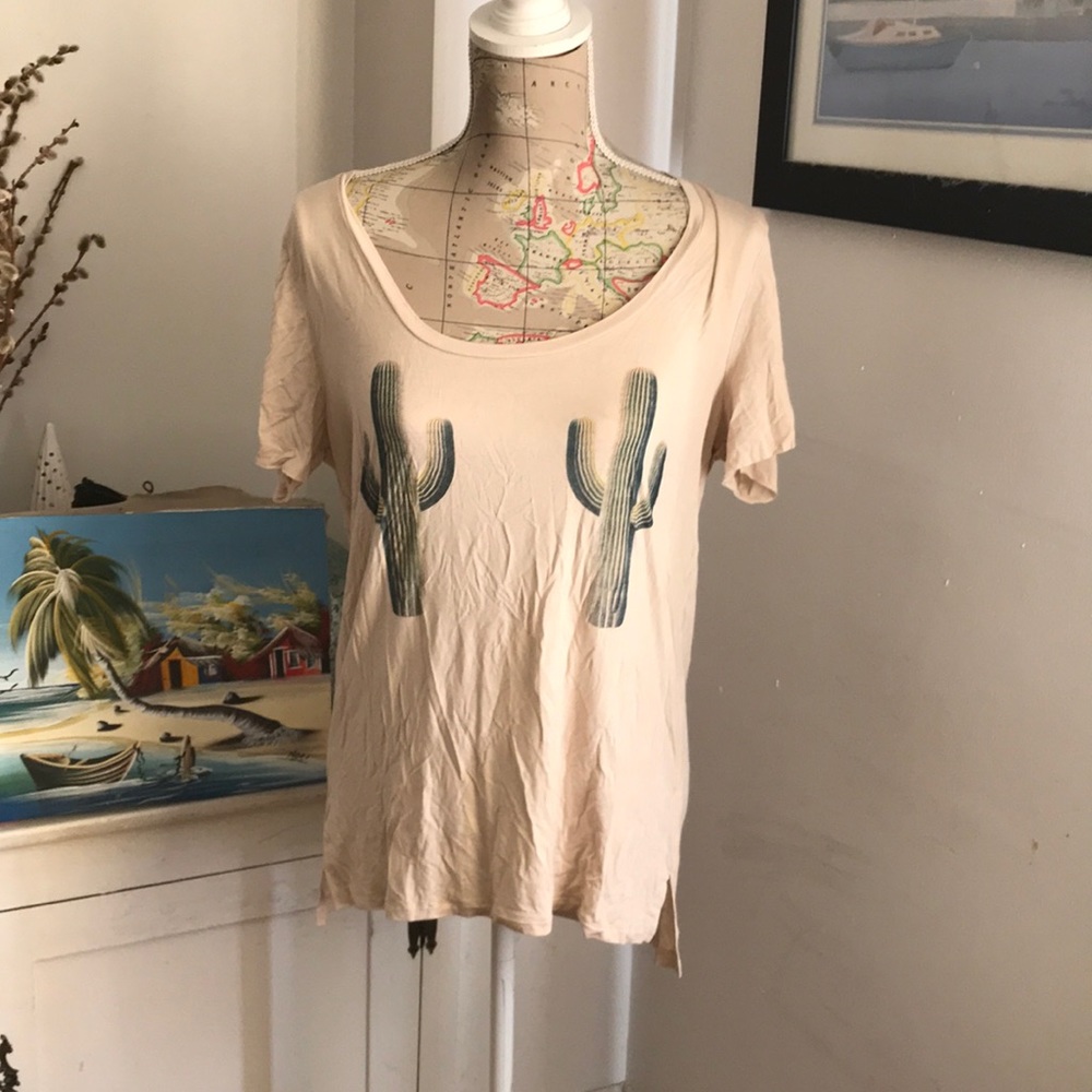 BNWT VS PINK SUPER SOFT TEE